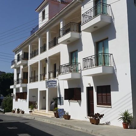 Pissouriana Hotel Apartments Exteriör bild